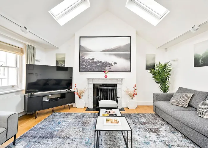 Spacious Fitzrovia Apartment 3 Bed